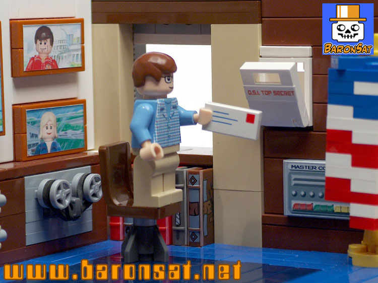 Lego OSI Headquarters model Oscar mailbox