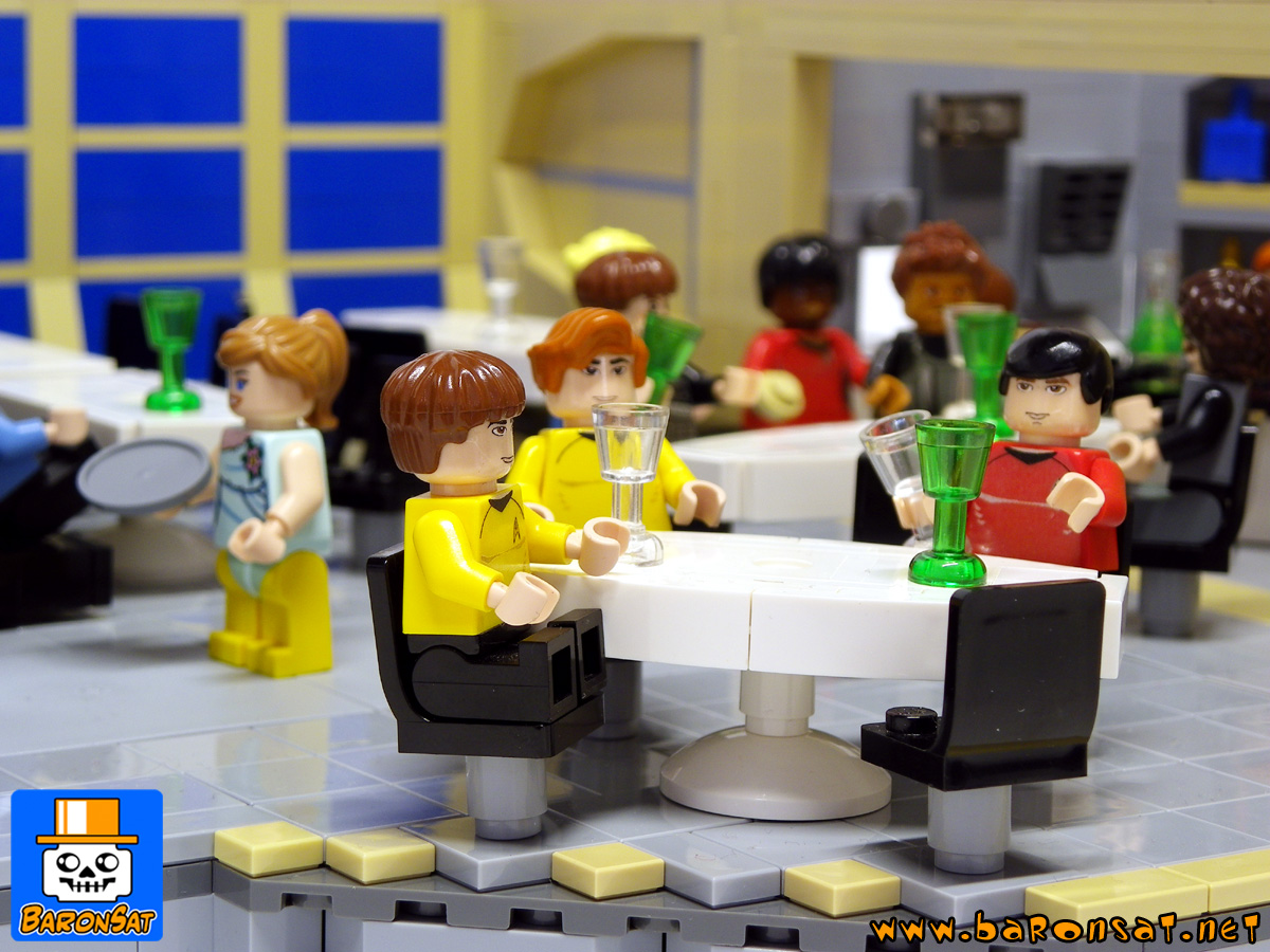 Lego moc K-7 Space Station Star Trek TOS custom model Bar Chekov Scotty