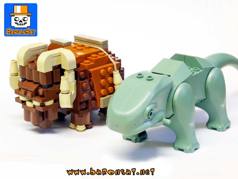 Lego moc Tatooine Bantha Custom Model & Official Lego Patrol Dewback Comparison